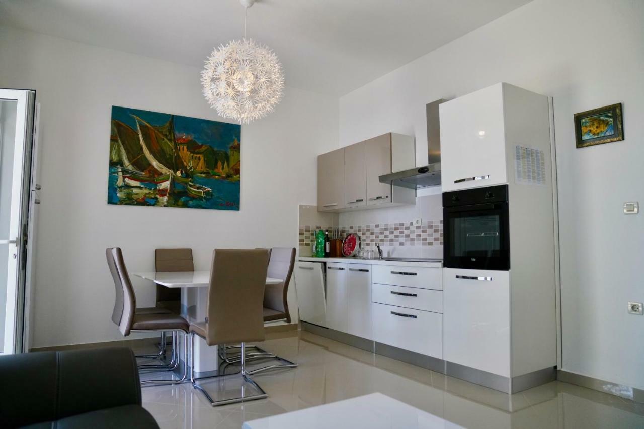 Sesar Apartments Krk - No. 1 Iva Krk Town Exteriér fotografie