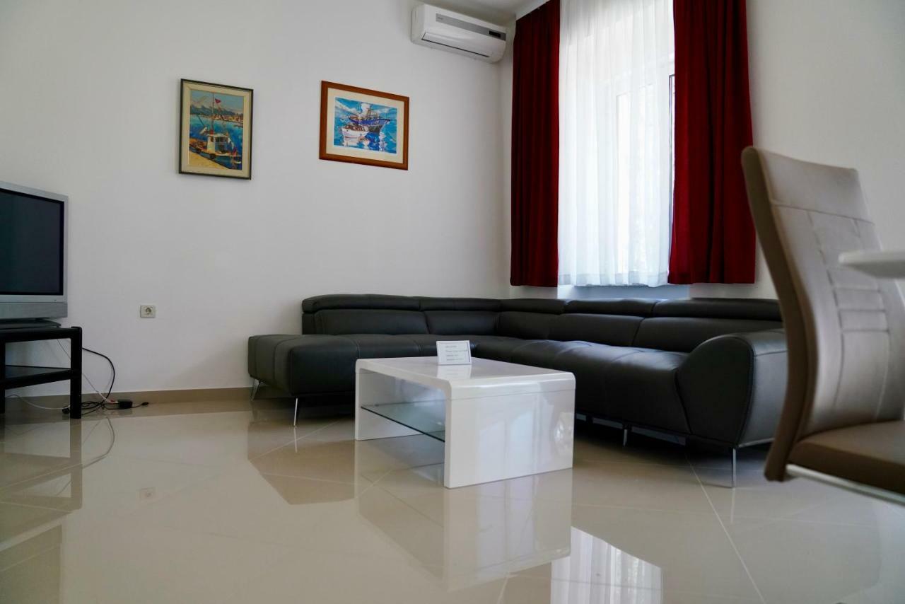 Sesar Apartments Krk - No. 1 Iva Krk Town Exteriér fotografie