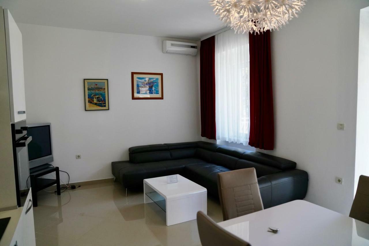 Sesar Apartments Krk - No. 1 Iva Krk Town Exteriér fotografie